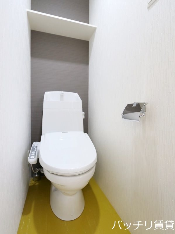 トイレ　別号室写真の為現況を優先致します。