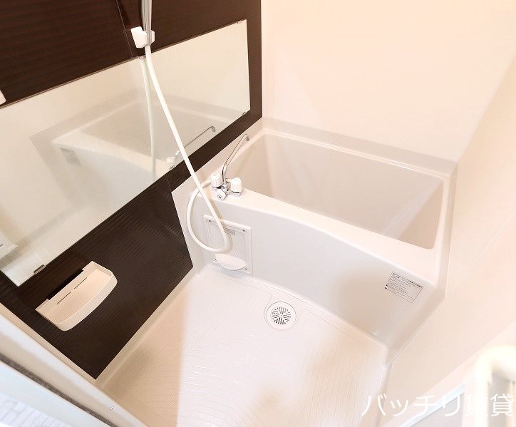 バス・シャワールーム　別号室写真の為現況を優先致します。