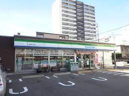 コンビニ　ファミリーマート 大宮五丁目店（コンビニ）まで385m