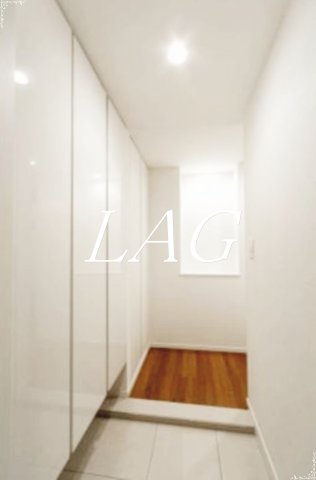 玄関　玄関です。