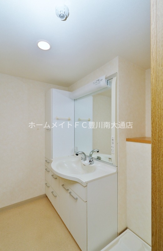 洗面設備　同型別部屋写真