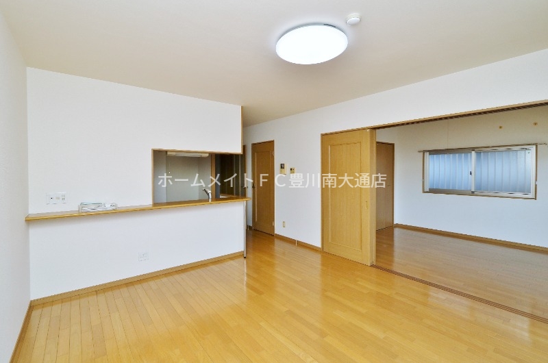 居室・リビング　同型別部屋写真