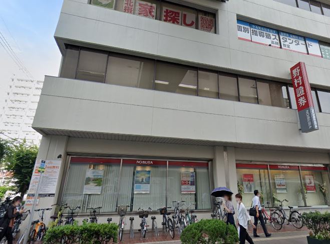 銀行　セブン銀行 野村證券 高槻支店 共同出張所（銀行）まで227m
