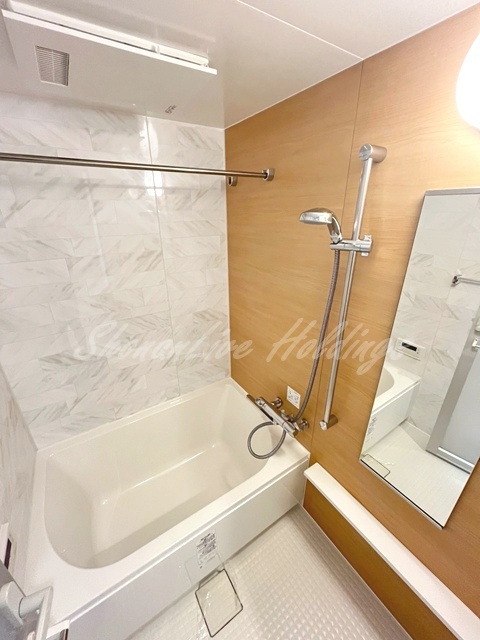 バス・シャワールーム　浴室乾燥機完備♪