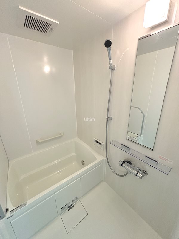 バス・シャワールーム　別の部屋の写真