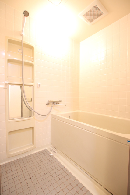 バス・シャワールーム　【※他号室参考写真】バストイレ別