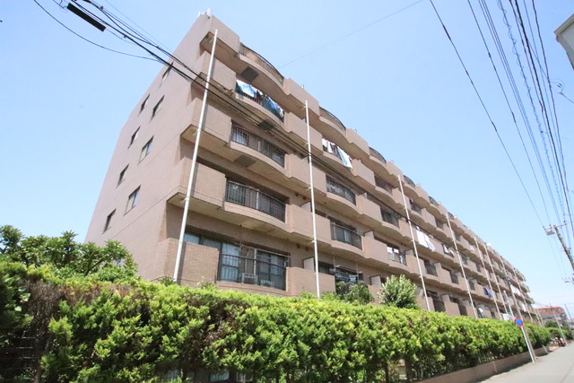 建物外観　地上６階建て鉄筋コンクリート造マンション