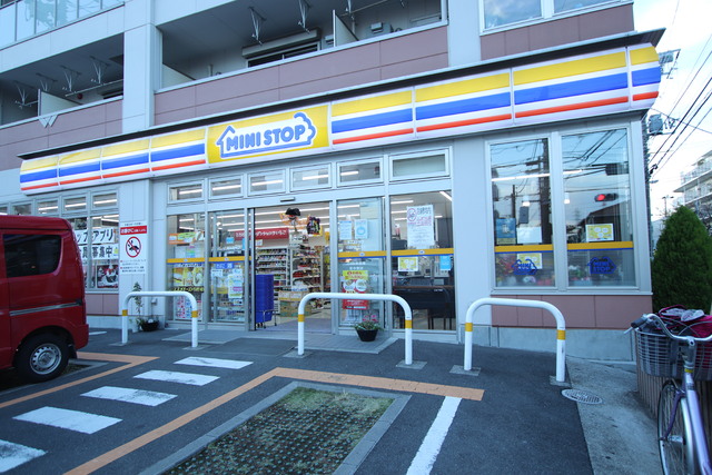 コンビニ　ミニストップ行徳駅前１丁目店（コンビニ）まで650m