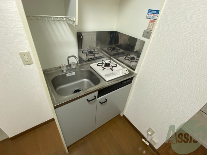 キッチン　広々としたキッチンです。調理がしやすそうなキッチンですね。