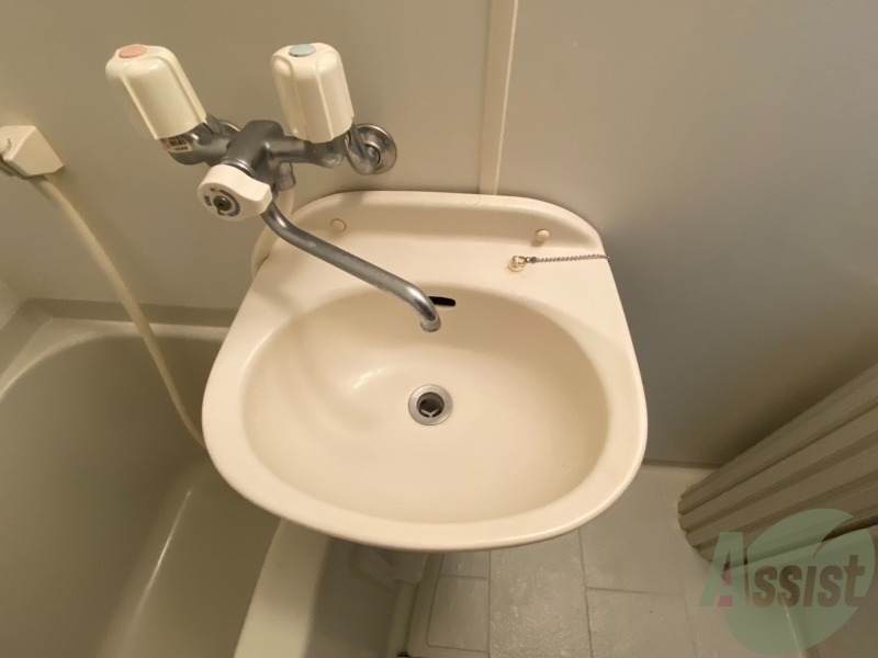 洗面設備　洗面台はこちらです。朝の身支度はこちらで