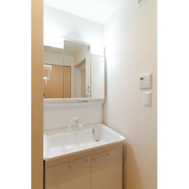 洗面設備　※写真は同タイプ住戸です。
