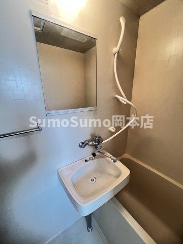 洗面設備　コンパクトで使いやすい洗面所