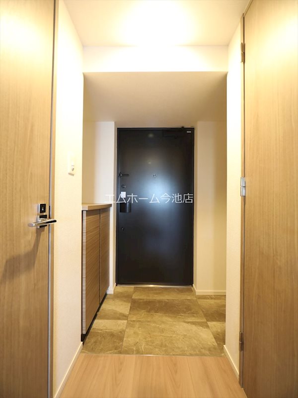 玄関　玄関（シューズボックス付）