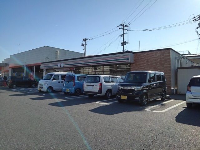 コンビニ　セブンイレブン日田本町店（コンビニ）まで540m