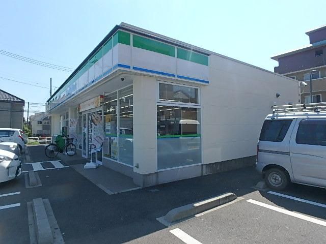コンビニ　ファミリーマート（コンビニ）まで30m