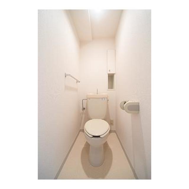 トイレ　※写真は同タイプ住戸です。
