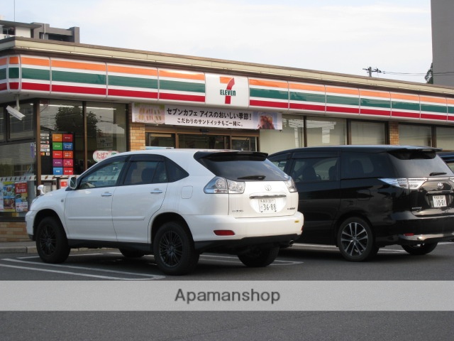 コンビニ　セブンイレブン大井うれし野店（コンビニ）まで288m