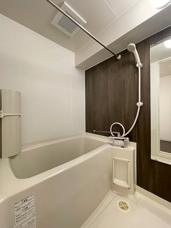 バス・シャワールーム　お風呂はオーソドックスですホテルライクに改装予定です！