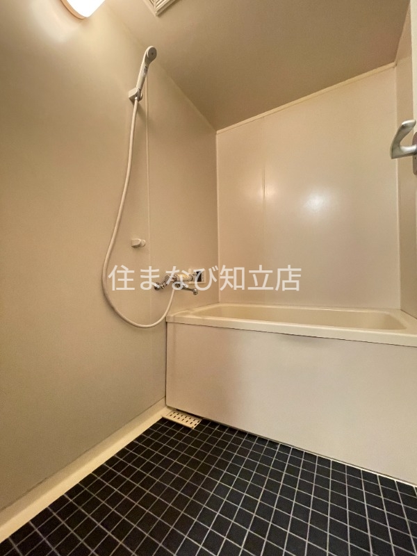 バス・シャワールーム　反転同型タイプ