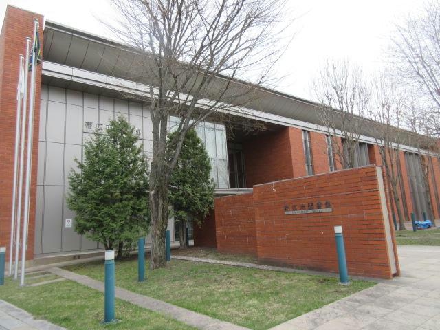 図書館　帯広市図書館（図書館）まで1977m