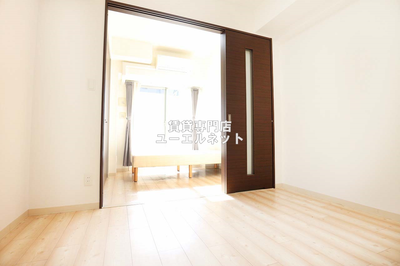 居室・リビング　ゆったりとくつろげる、落ち着きのある居室空間です