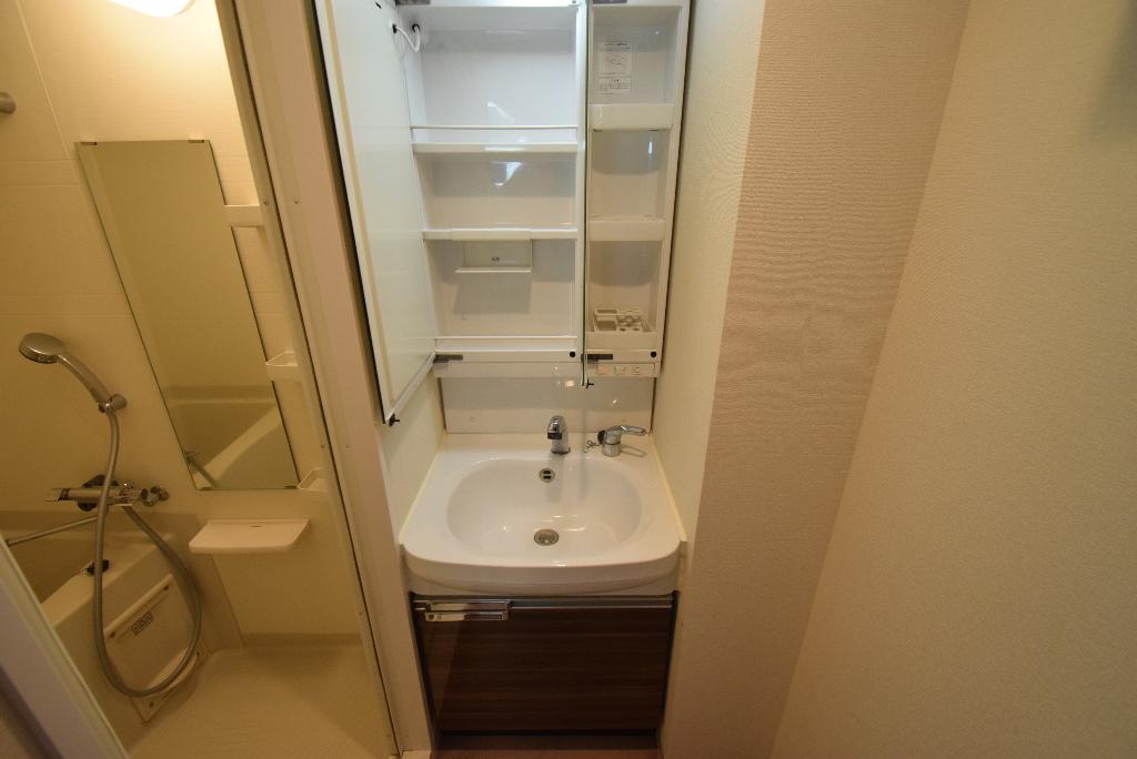 洗面設備　洗髪洗面化粧台