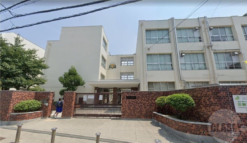 中学校　大阪市立大桐中学校（中学校）まで1175m