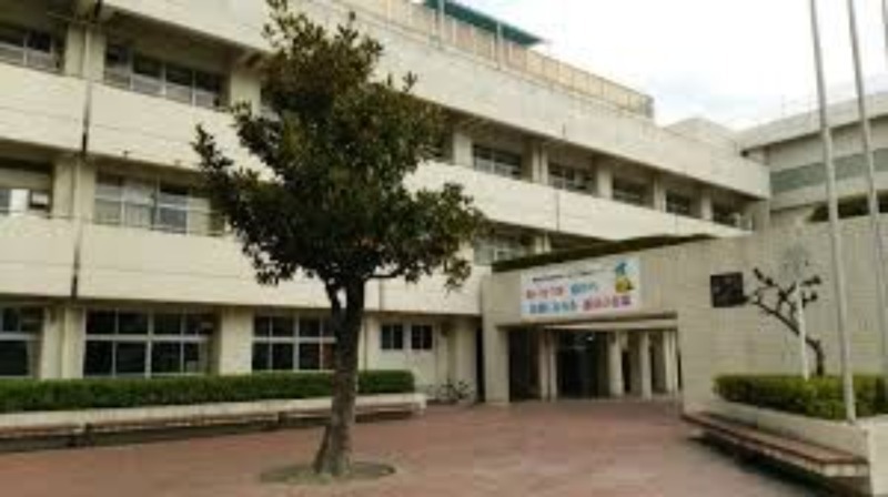 中学校　横浜市立共進中学校（中学校）まで780m