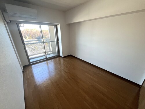 居室・リビング　洋室（6.4畳）※前回募集時2024年12月撮影