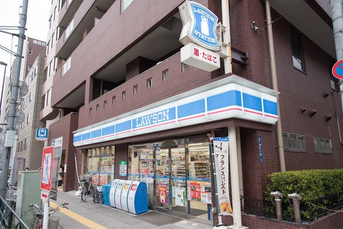 コンビニ　ローソン 寿三丁目店（コンビニ）まで180m