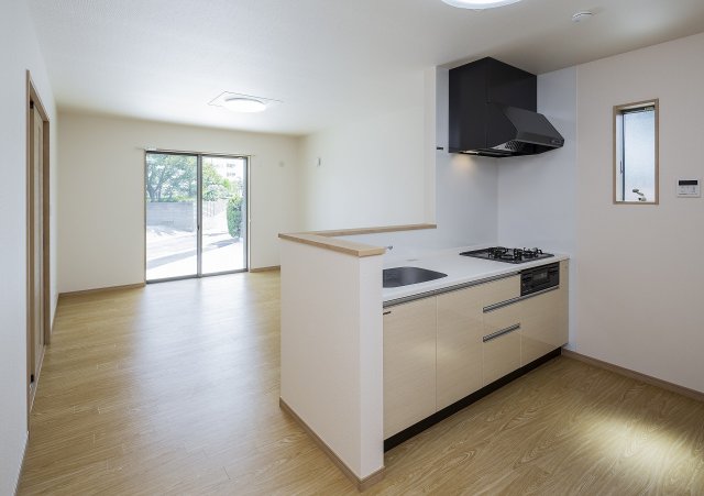 キッチン　参考写真のため現況を優先します。