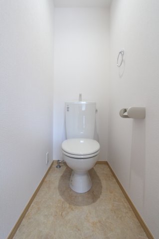 トイレ　参考写真のため現況を優先します。