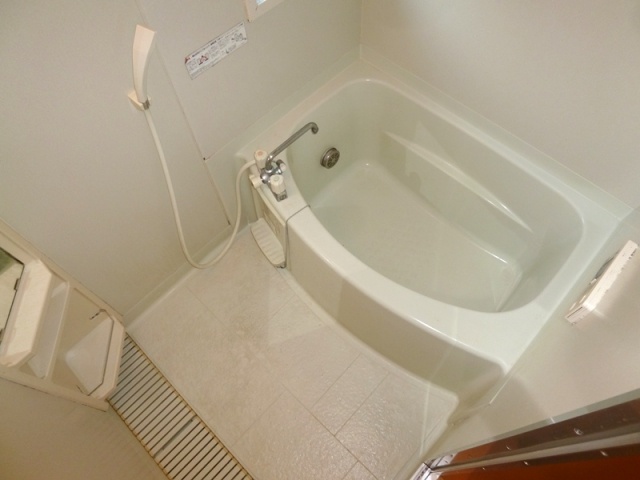 バス・シャワールーム　清潔感のある浴室です♪