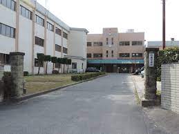 中学校　甲賀市立信楽中学校（中学校）まで1935m