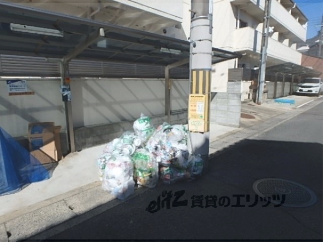 その他　資源ごみ捨て場