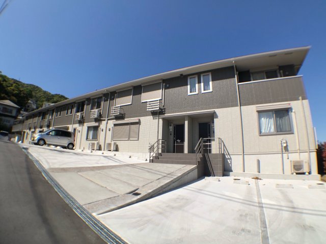 建物外観　カメラ付きインターホンついてます♪