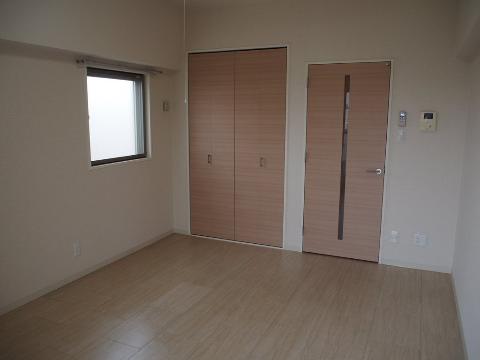 居室・リビング　室内