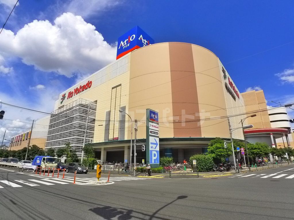 ショッピングセンター　ライトオンアリオ西新井店（ショッピングセンター）まで710m