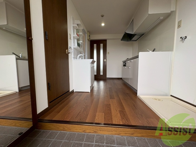 玄関　玄関が広く開放感があり、靴も履きやすいです。