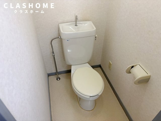 トイレ　同物件の別部屋になります。