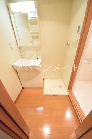 その他設備　洗濯機置場＆脱衣スペースです