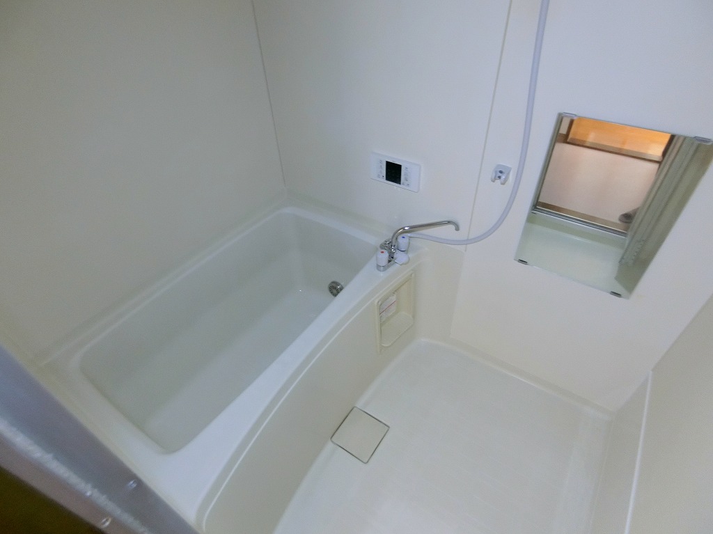 バス・シャワールーム　追焚き給湯バス