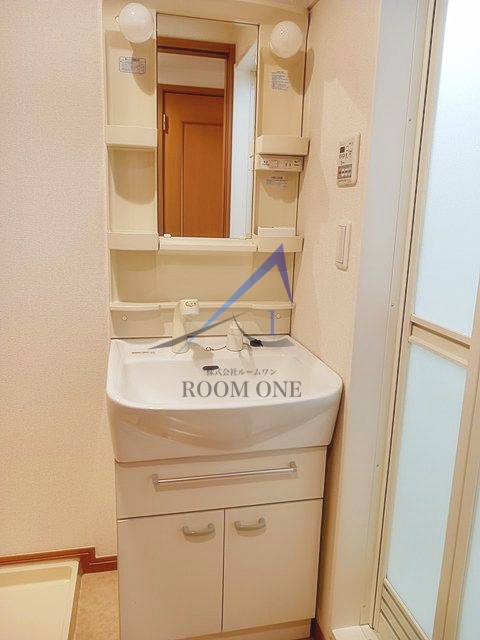 洗面設備　洗面台です。