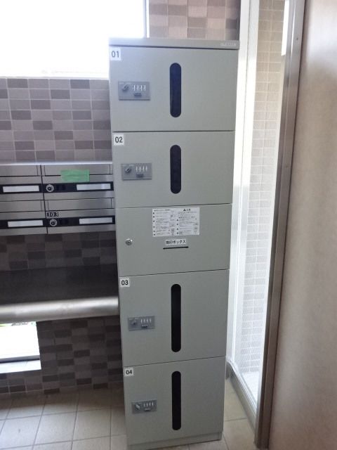 エントランス　★宅配ボックスが付いています★