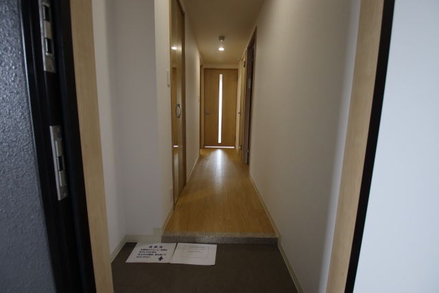 玄関　※別室の参考写真の為、現況優先です。