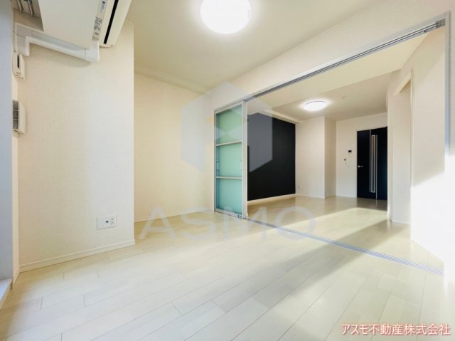 居室・リビング　同マンション別部屋参考写真
