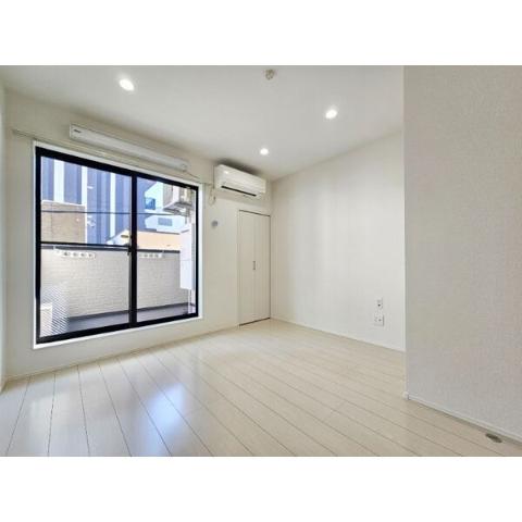 居室・リビング　室内