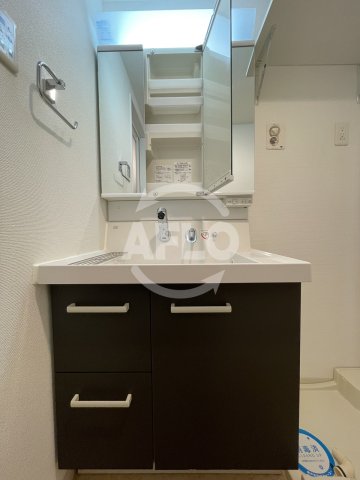 洗面設備　エステムコート新大阪IXグランブライト　洗面台