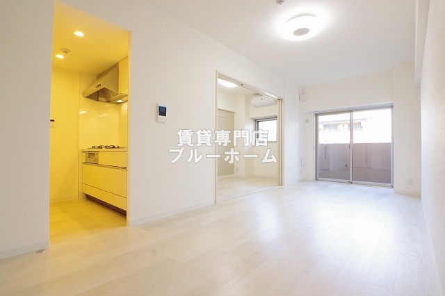 居室・リビング　12.8帖の広々としたリビング！