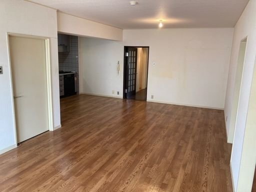 居室・リビング　南向きで日当たり良好なリビングです。